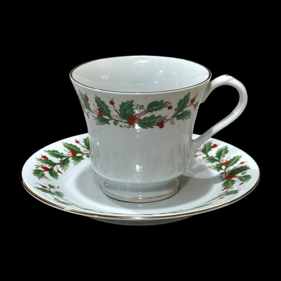 China Pearl Noel Holly and Berries Christmas Cup and Saucer Set Gold Trim White - Picture 1 of 8